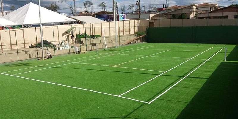 benefícios da grama artificial sintética esportiva